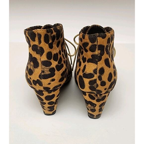 BellaMarie Leopard Print Sally-5 Almond Toe Lace-up Wedge Ankle Booties Size 8 - Picture 4 of 7